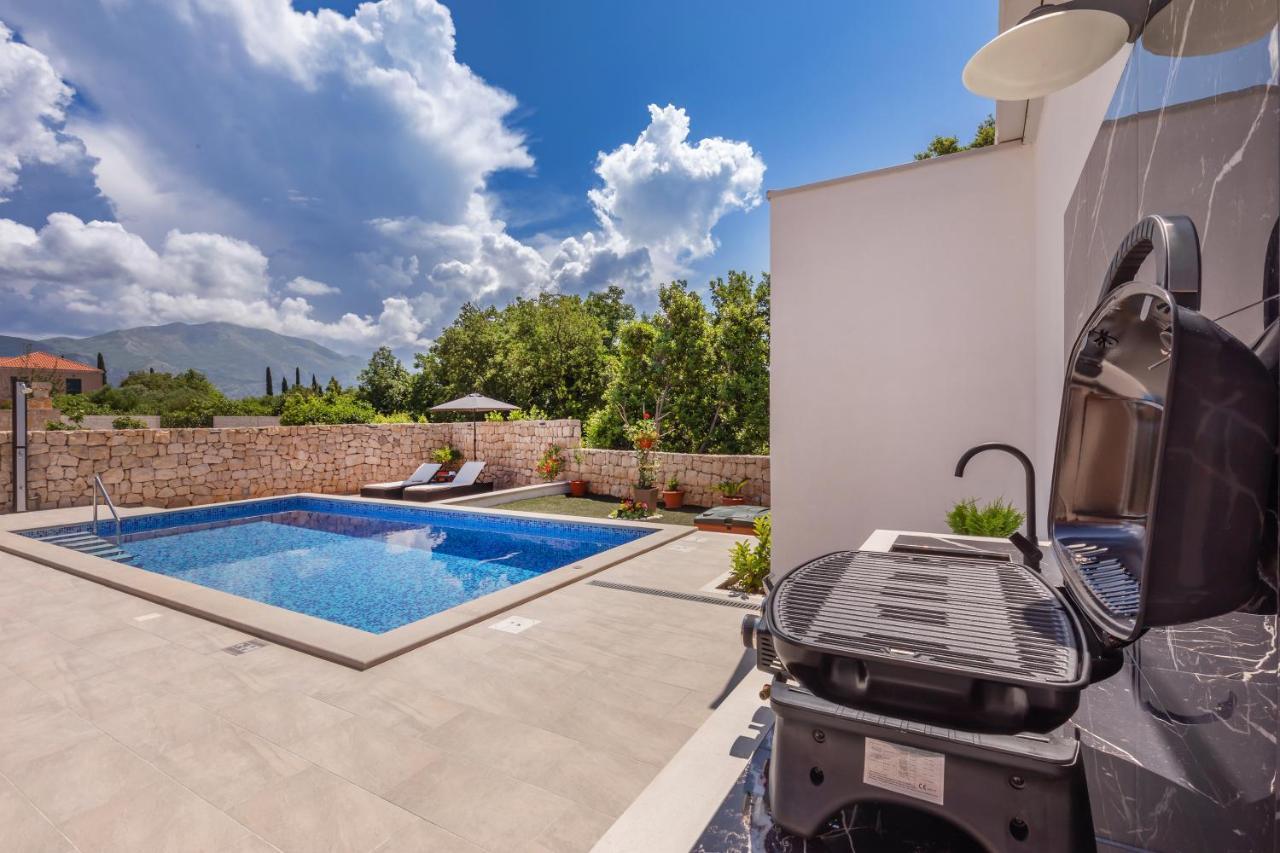 Apartment Holiday Home Doma, Cilipi Near Dubrovnik Exterior photo