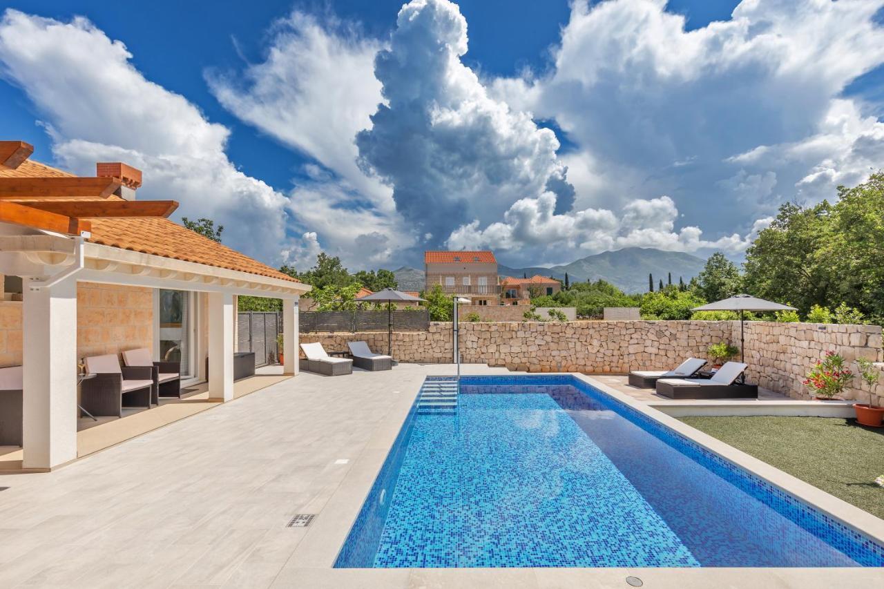 Apartment Holiday Home Doma, Cilipi Near Dubrovnik Exterior photo