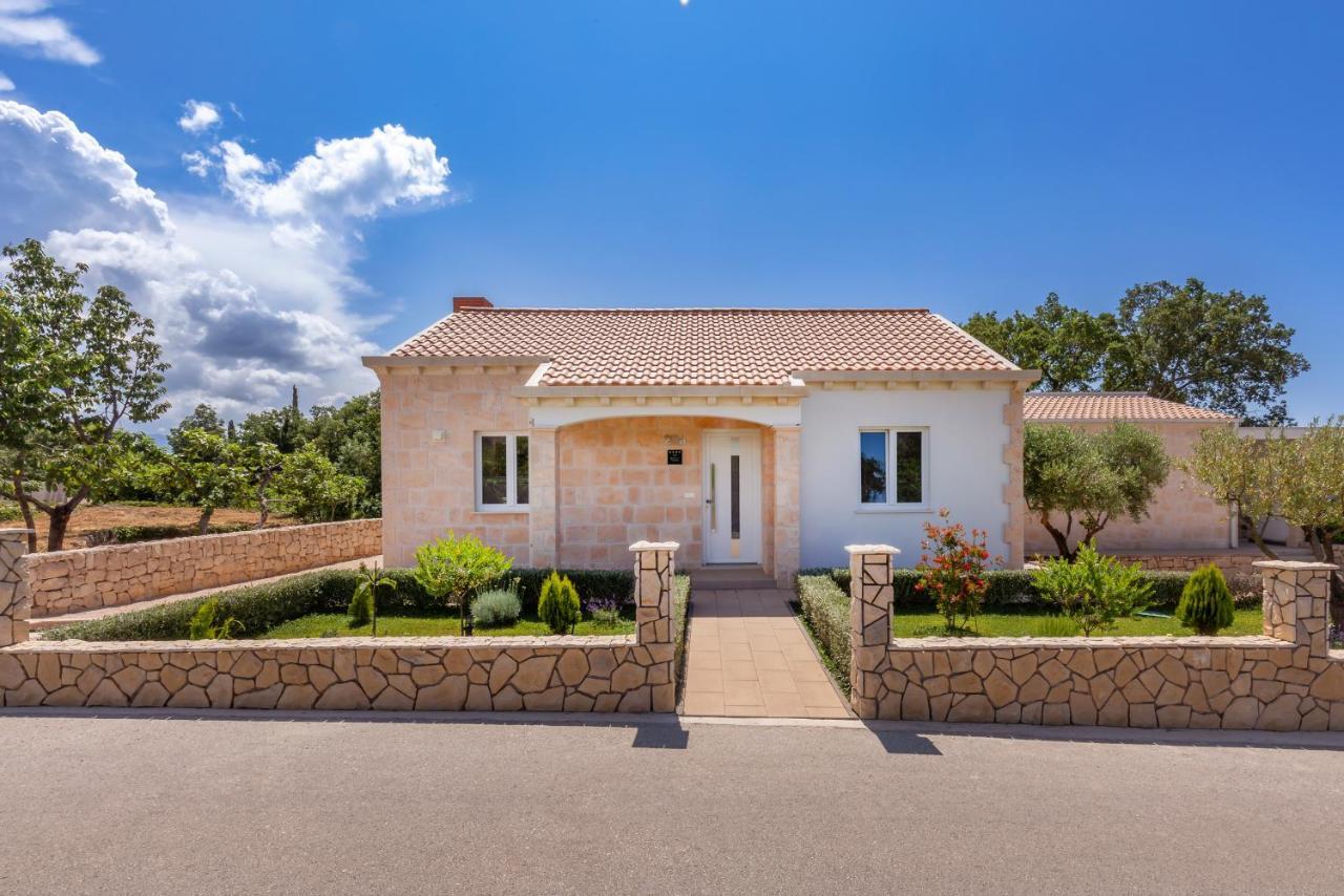 Apartment Holiday Home Doma, Cilipi Near Dubrovnik Exterior photo