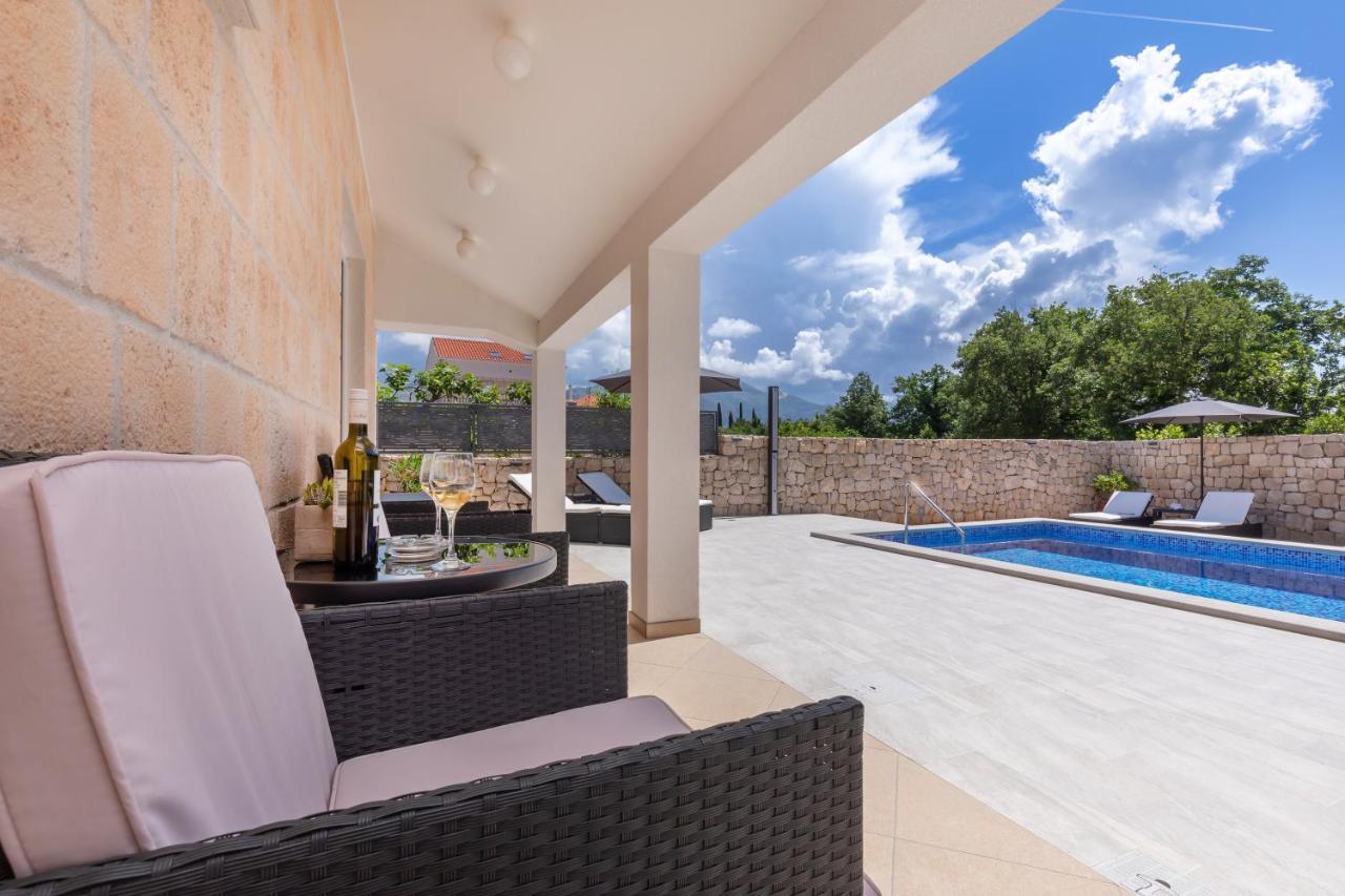 Apartment Holiday Home Doma, Cilipi Near Dubrovnik Exterior photo