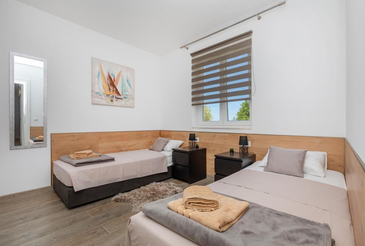 Apartment Holiday Home Doma, Cilipi Near Dubrovnik Exterior photo